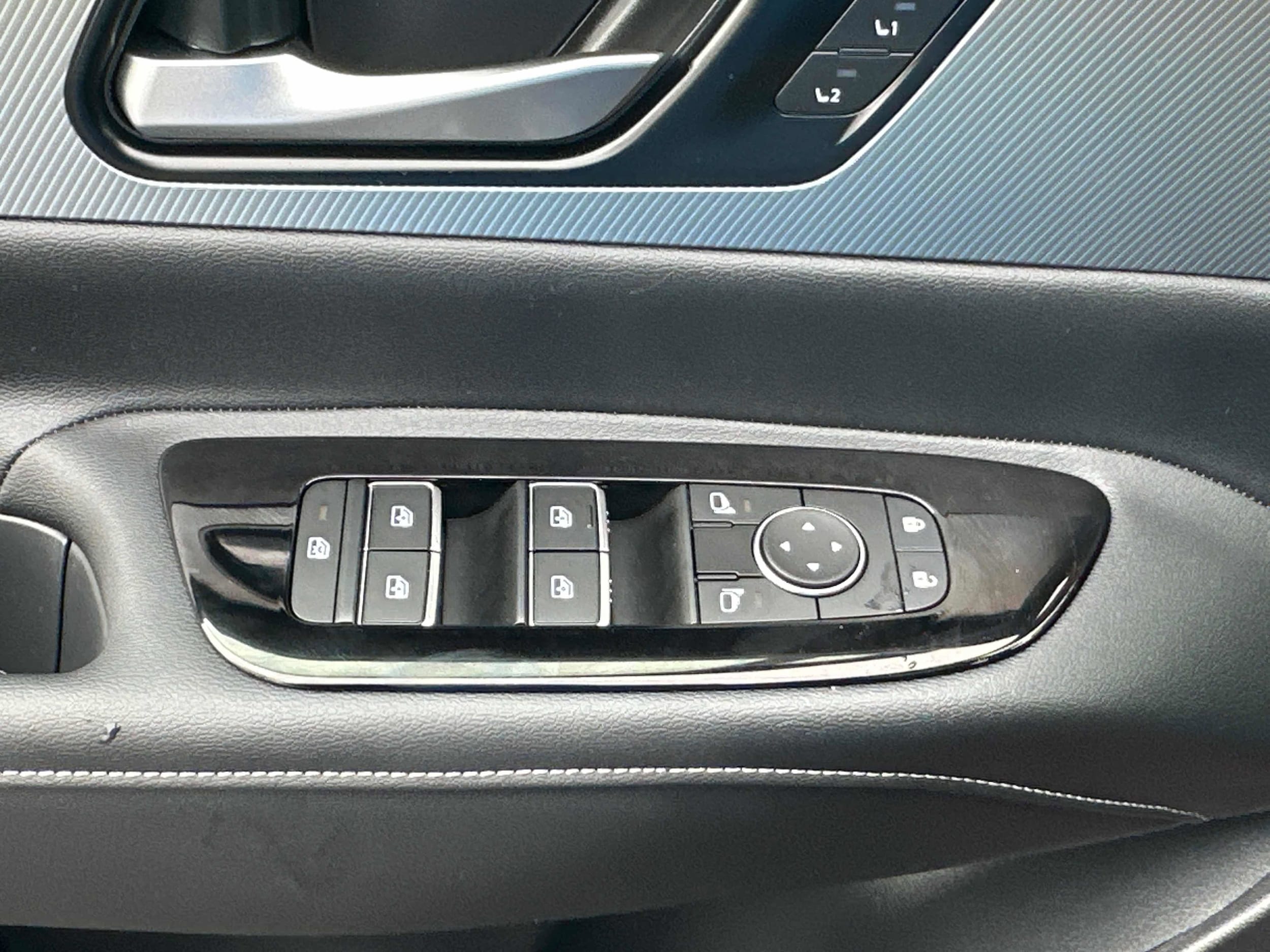 2025 Nissan Murano SL - Photo 24