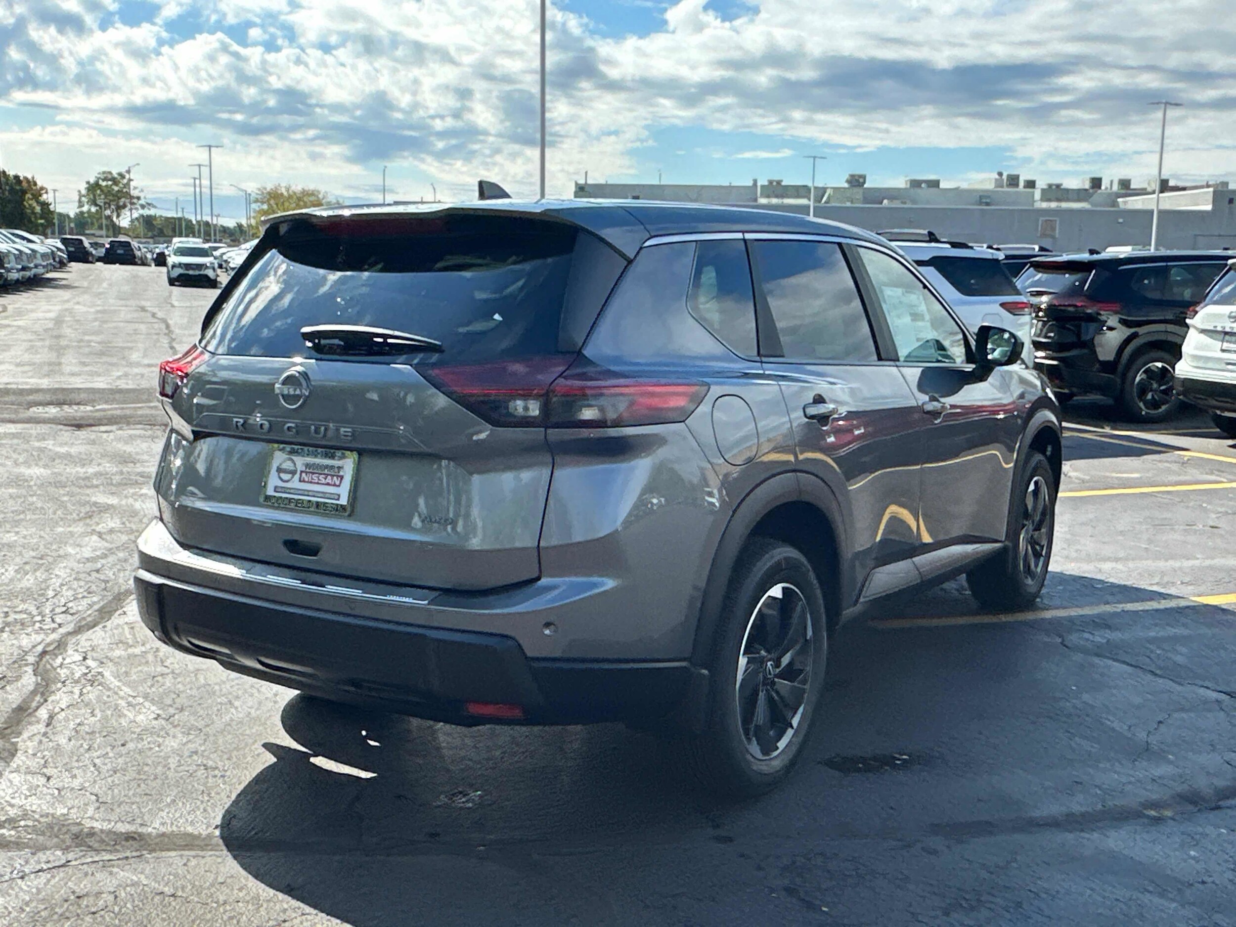 2026 Nissan Rogue SV photo 3