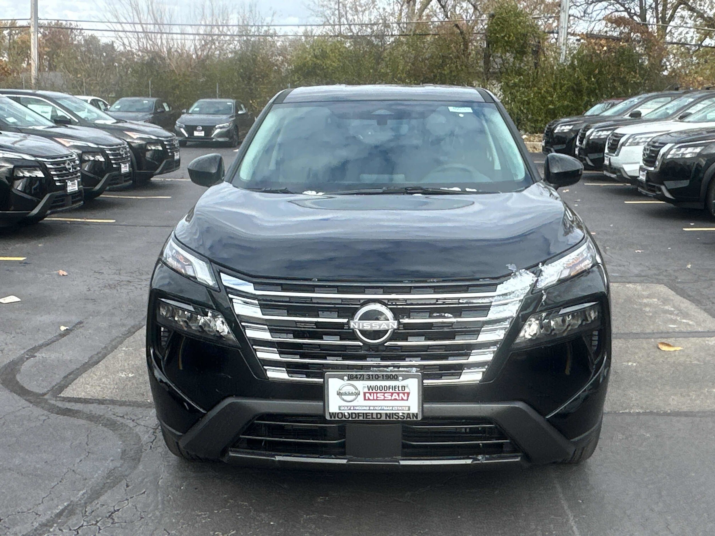 2026 Nissan Rogue SV photo 2