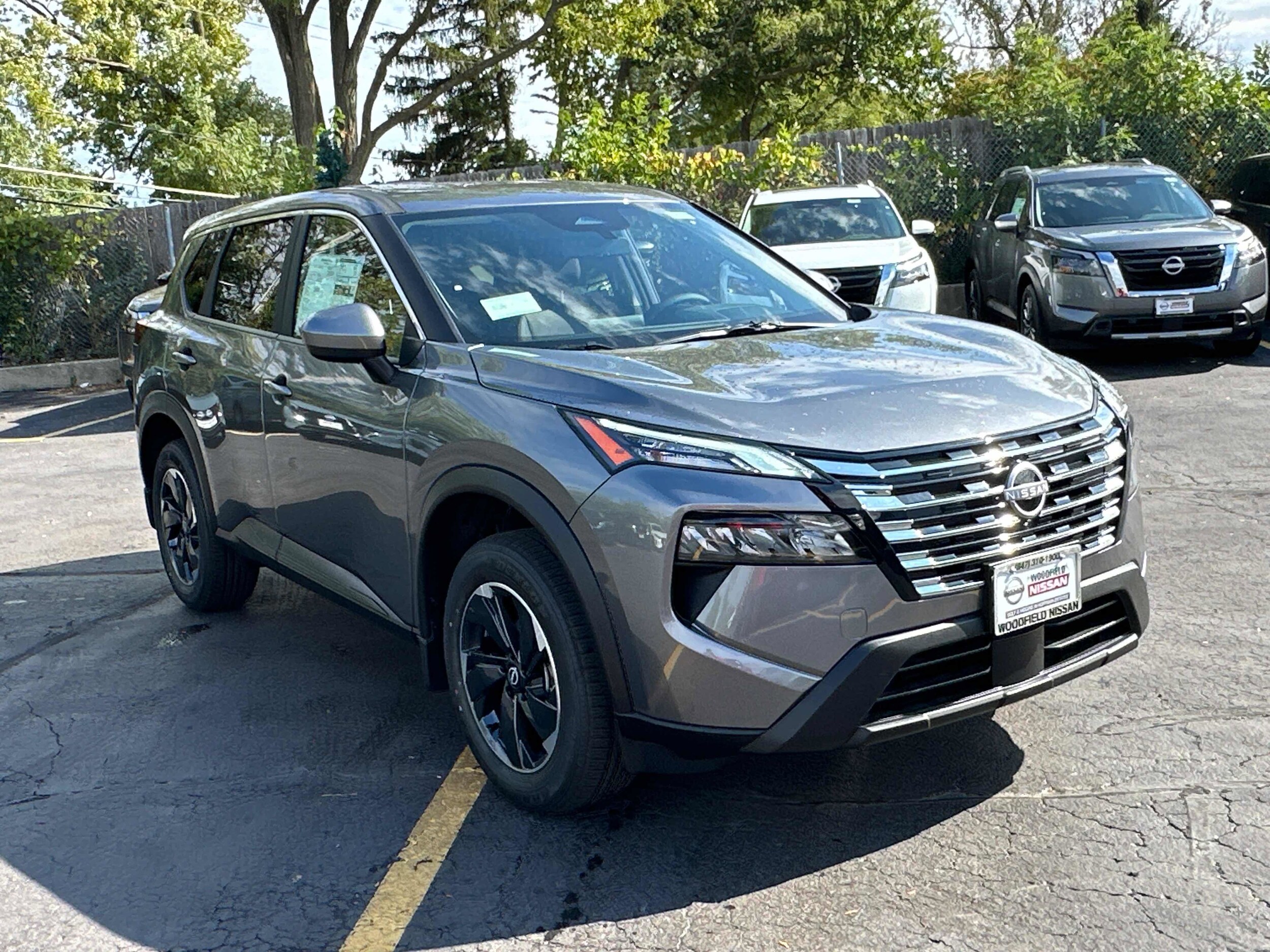 2026 Nissan Rogue SV photo 2