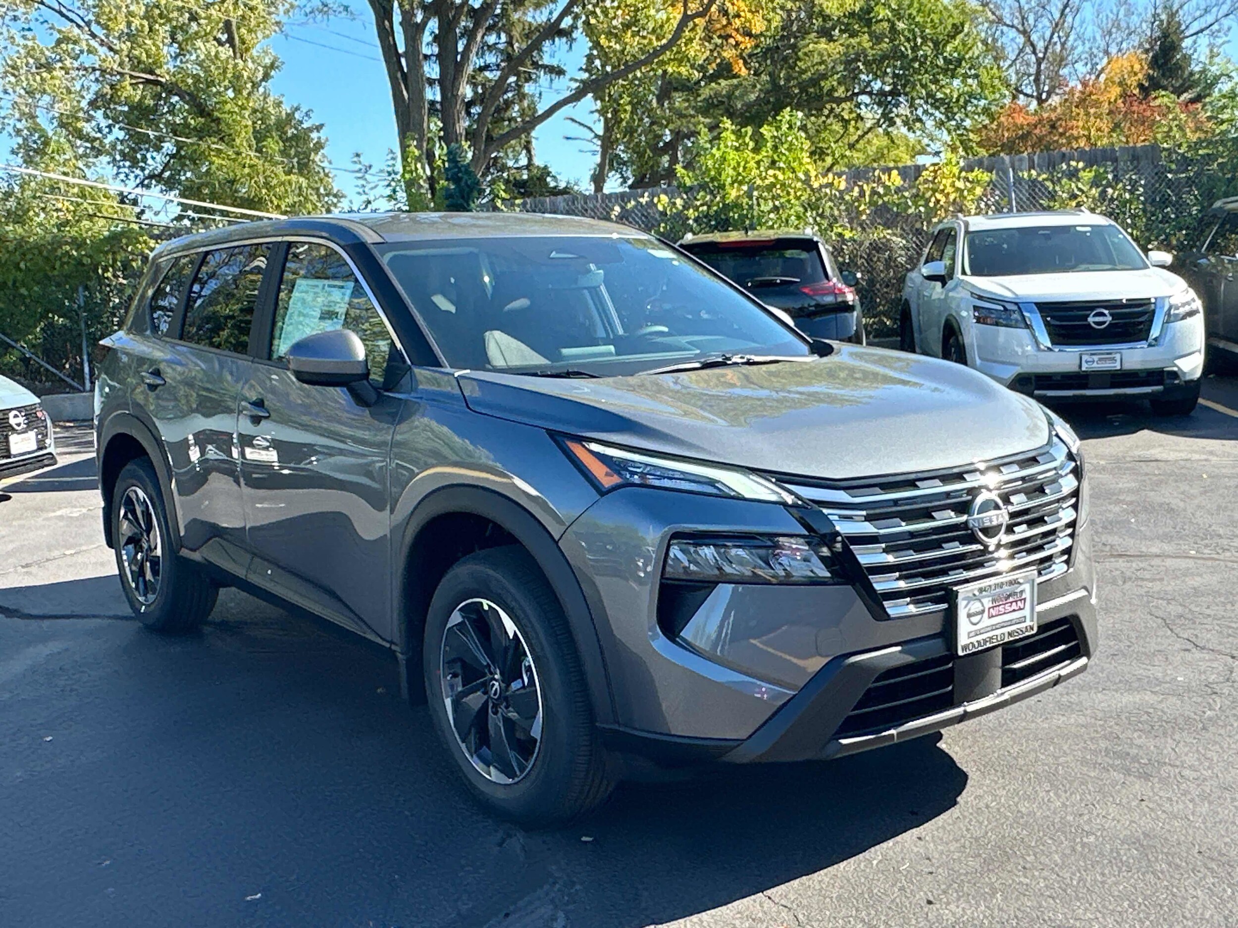 2026 Nissan Rogue SV photo 2