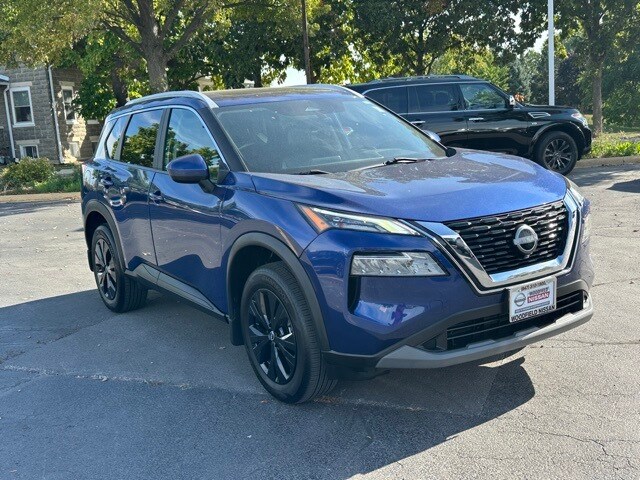 2023 Nissan Rogue SV photo 3