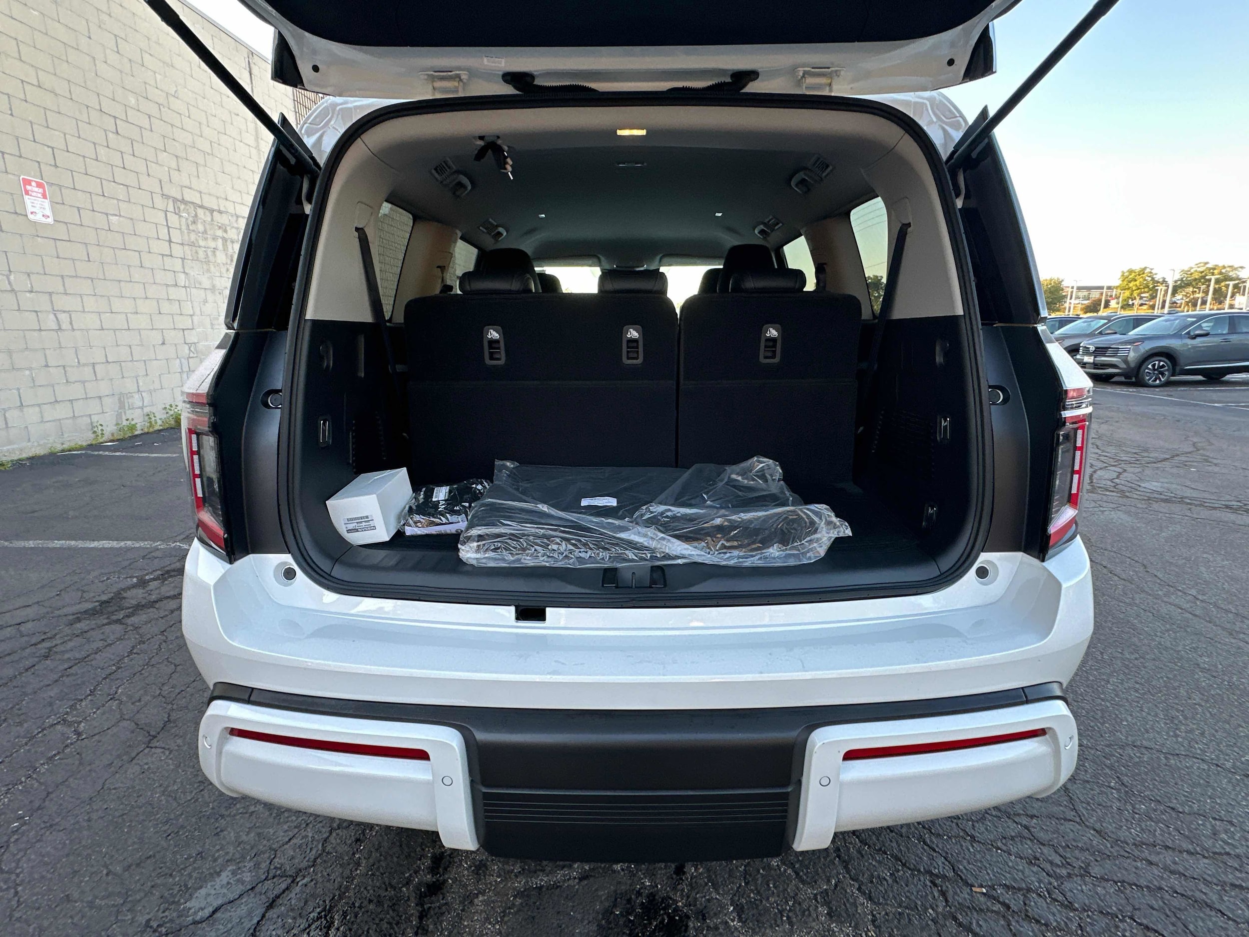 2026 Nissan Armada SV - Photo 16