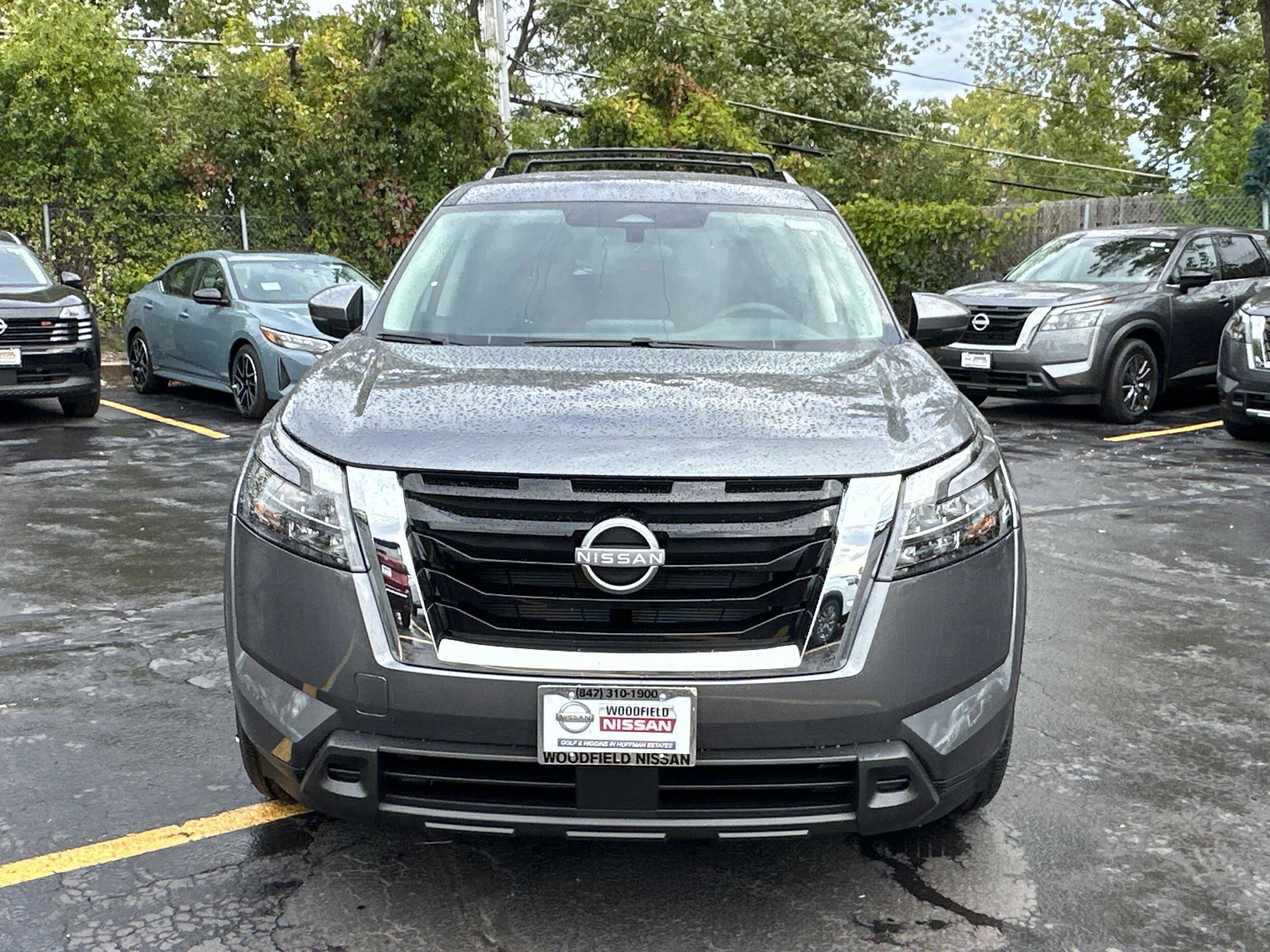 2025 Nissan Pathfinder SV photo 2