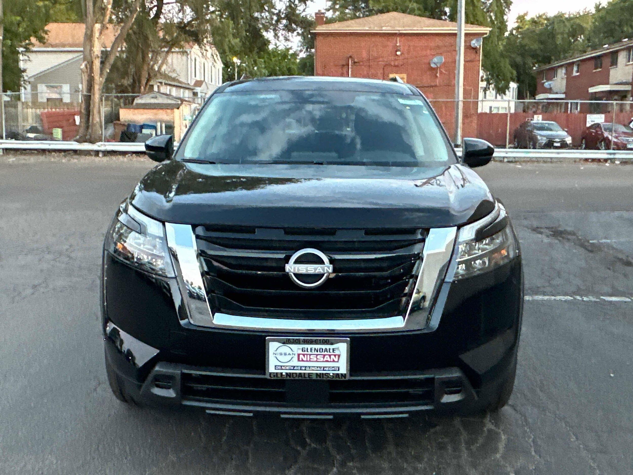 2025 Nissan Pathfinder SV photo 2