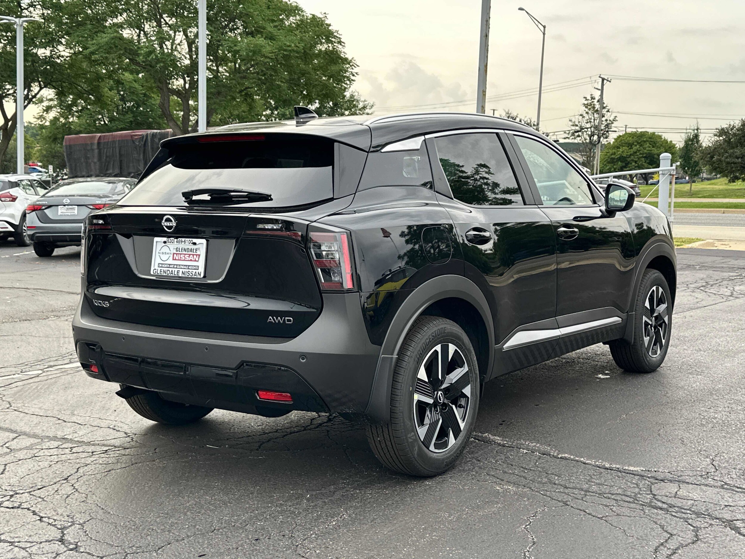2025 Nissan Kicks SV photo 2