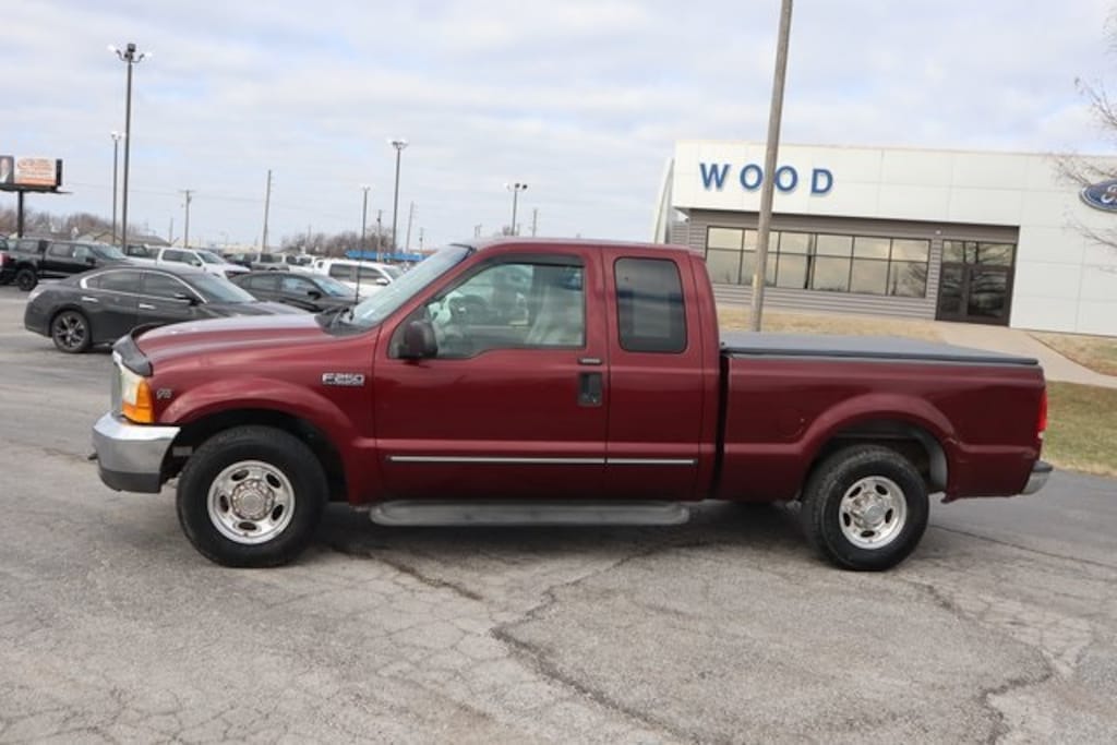 Used 2000 Ford F-250SD Lariat Truck