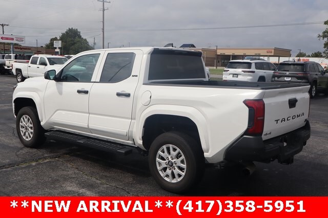 2024 Toyota Tacoma SR photo 3