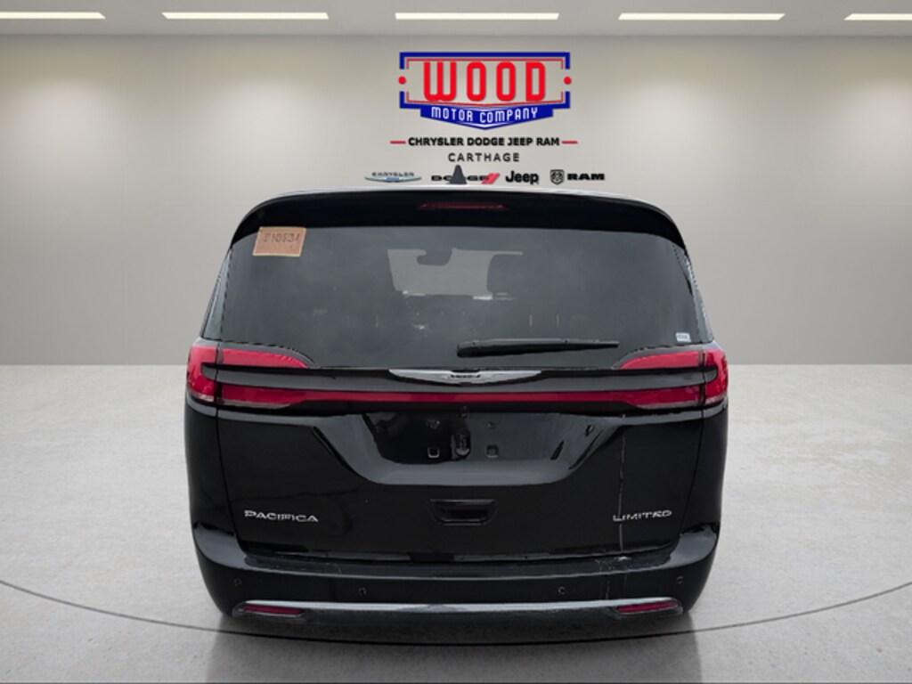 Used 2026 Chrysler Pacifica Limited Minivan/Van