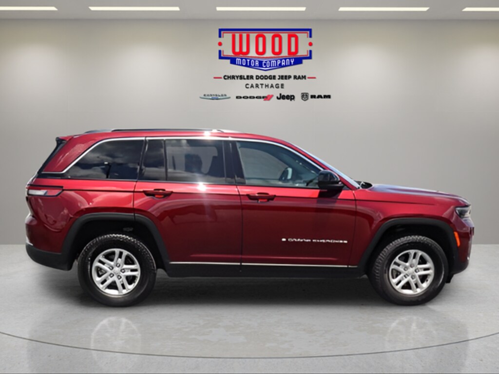 Used 2025 Jeep Grand Cherokee Laredo SUV