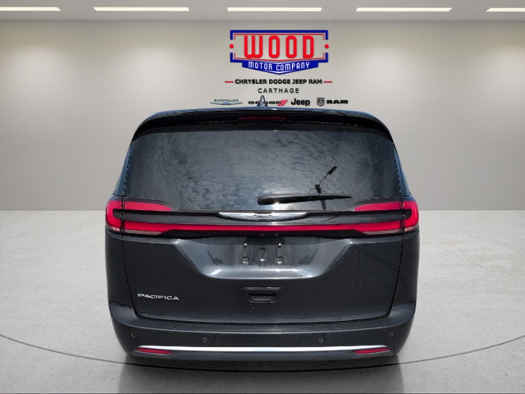 Used 2023 Chrysler Pacifica Touring L Minivan/Van
