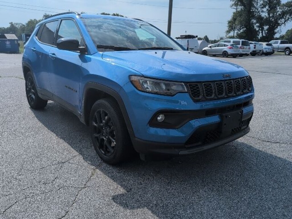 Used 2025 Jeep Compass Latitude SUV