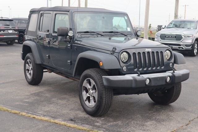 2016 Jeep Wrangler Unlimited Sport photo 2