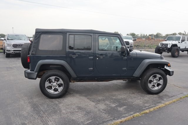 2016 Jeep Wrangler Unlimited Sport photo 3
