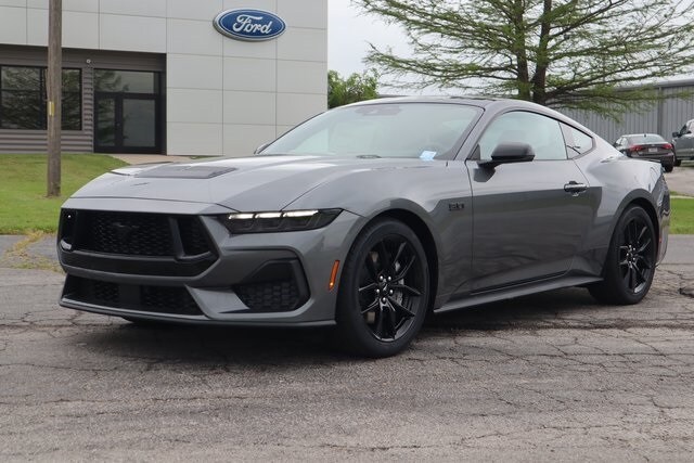 2025 Ford Mustang GT Premium photo 2