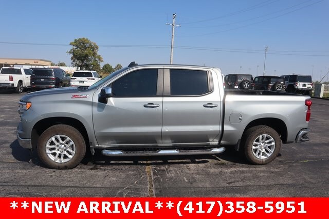 2025 Chevrolet Silverado 1500 LT photo 2