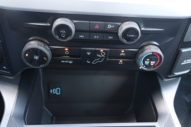 2026 Ford F-350 Super Duty XLT - Photo 23