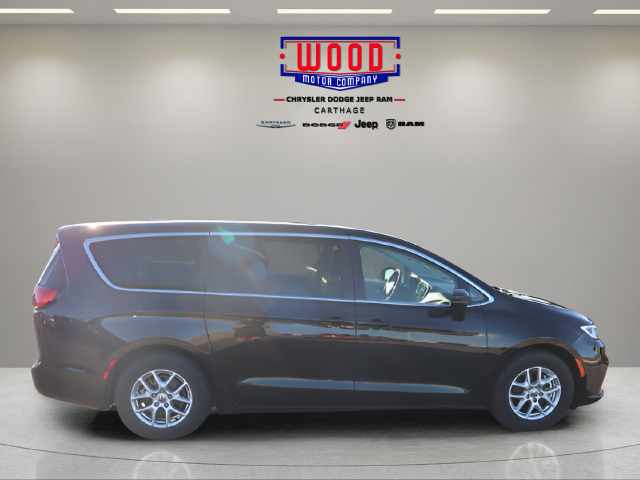 Used 2023 Chrysler Pacifica Touring L Minivan/Van