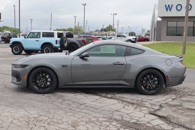 2025 Ford Mustang GT Premium photo 3
