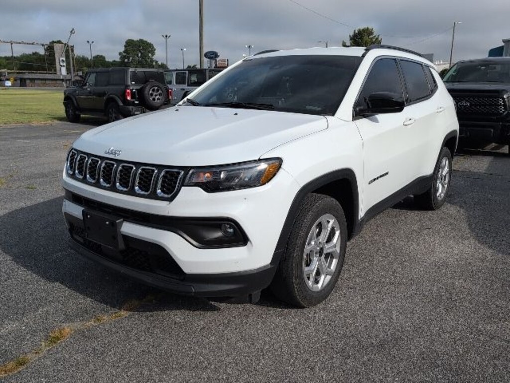 Used 2025 Jeep Compass Latitude SUV