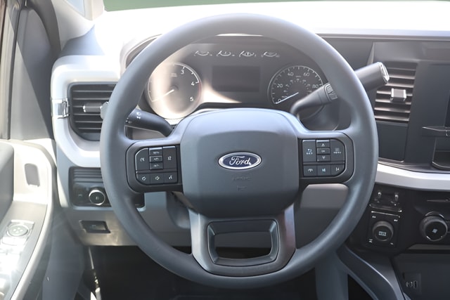 2026 Ford F-350 Super Duty XLT - Photo 12