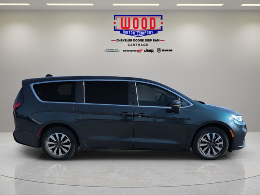 Used 2023 Chrysler Pacifica Hybrid Touring L Minivan/Van