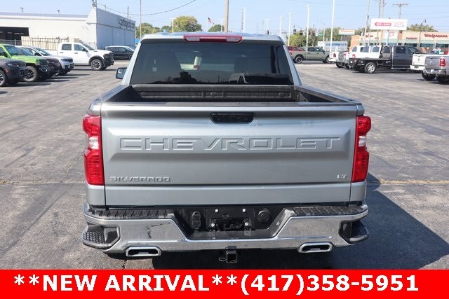 2025 Chevrolet Silverado 1500 LT photo 4