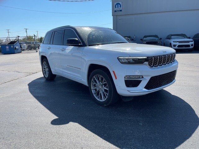 2025 Jeep Grand Cherokee Summit photo 2