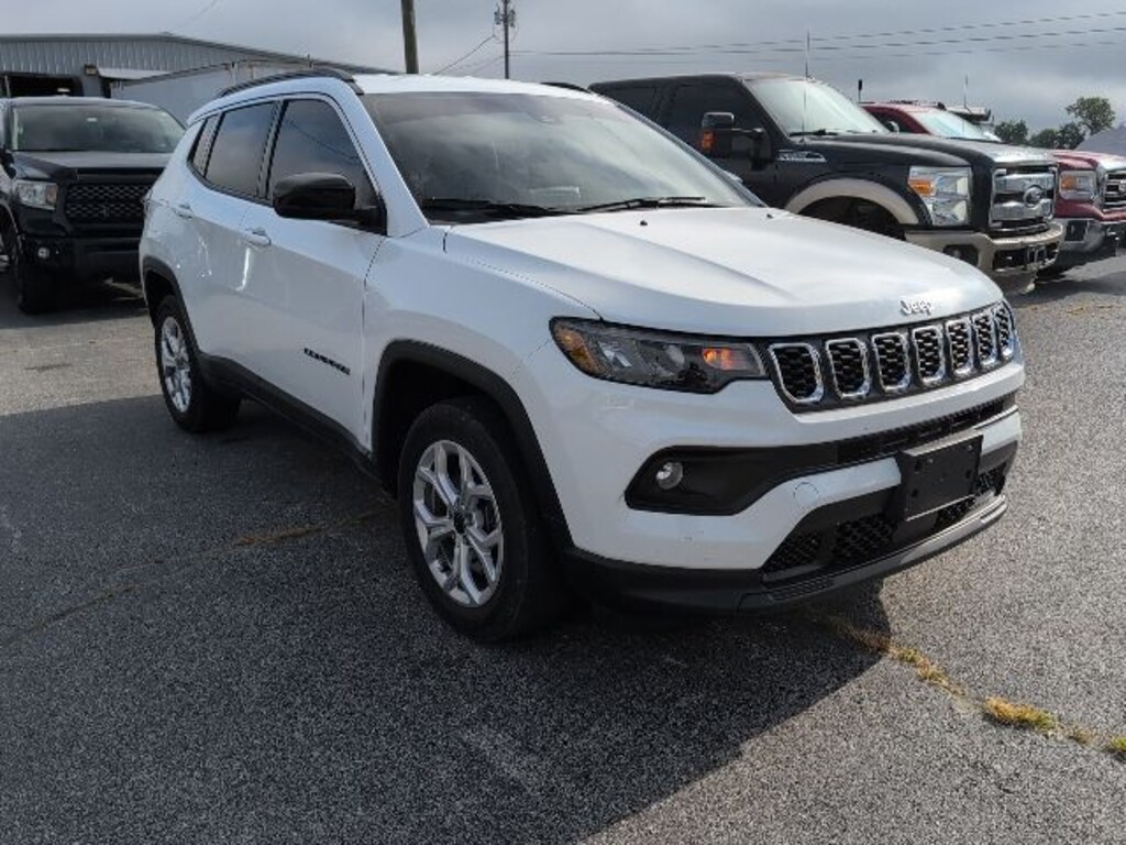 Used 2025 Jeep Compass Latitude SUV