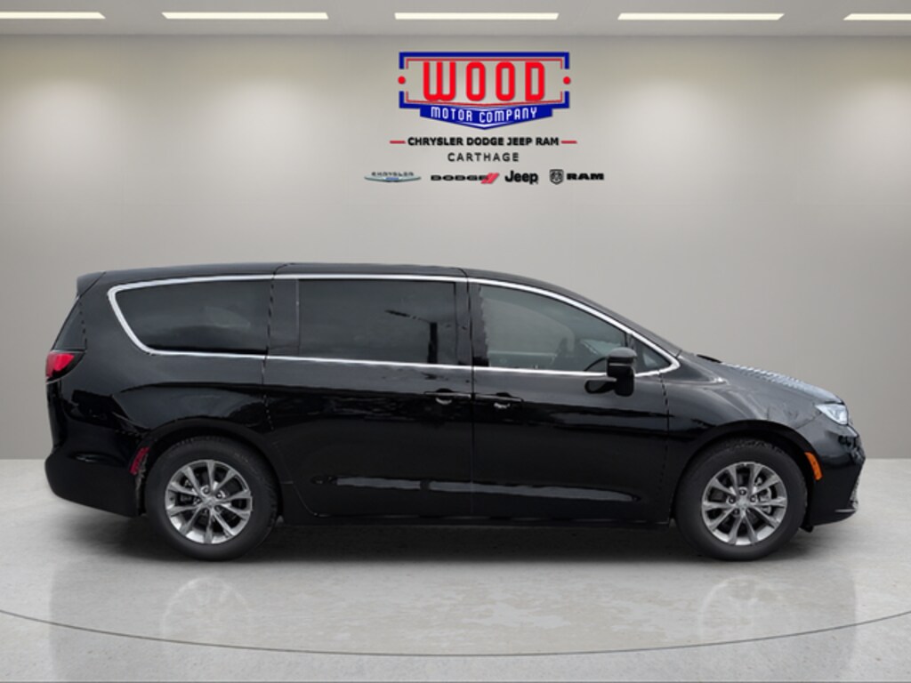 Used 2026 Chrysler Pacifica Limited Minivan/Van