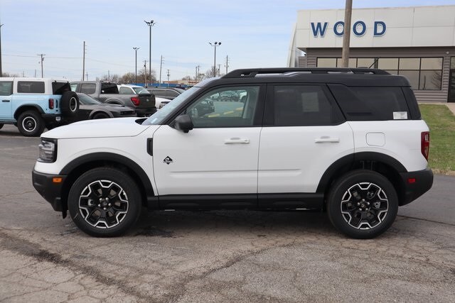 2025 Ford Bronco Sport Outer Banks photo 3