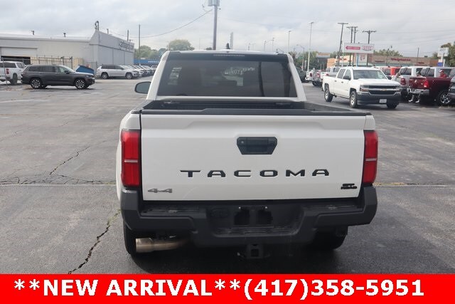 2024 Toyota Tacoma SR photo 4