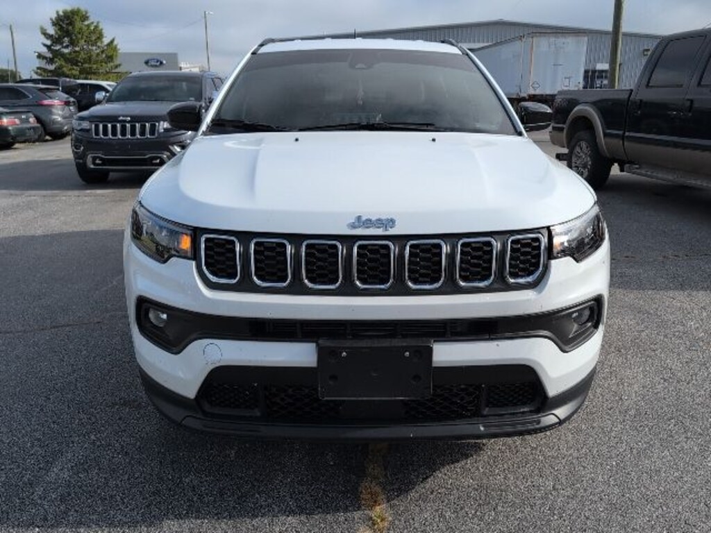 Used 2025 Jeep Compass Latitude SUV