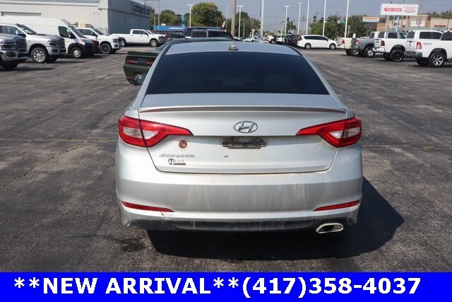 2016 Hyundai Sonata SE photo 4