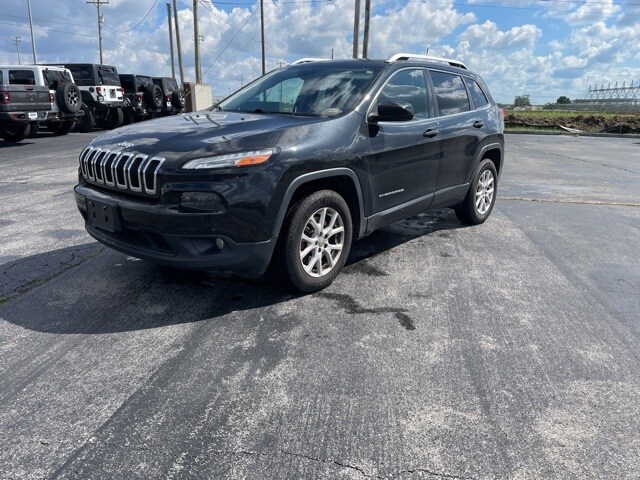 2015 Jeep Cherokee Latitude photo 2