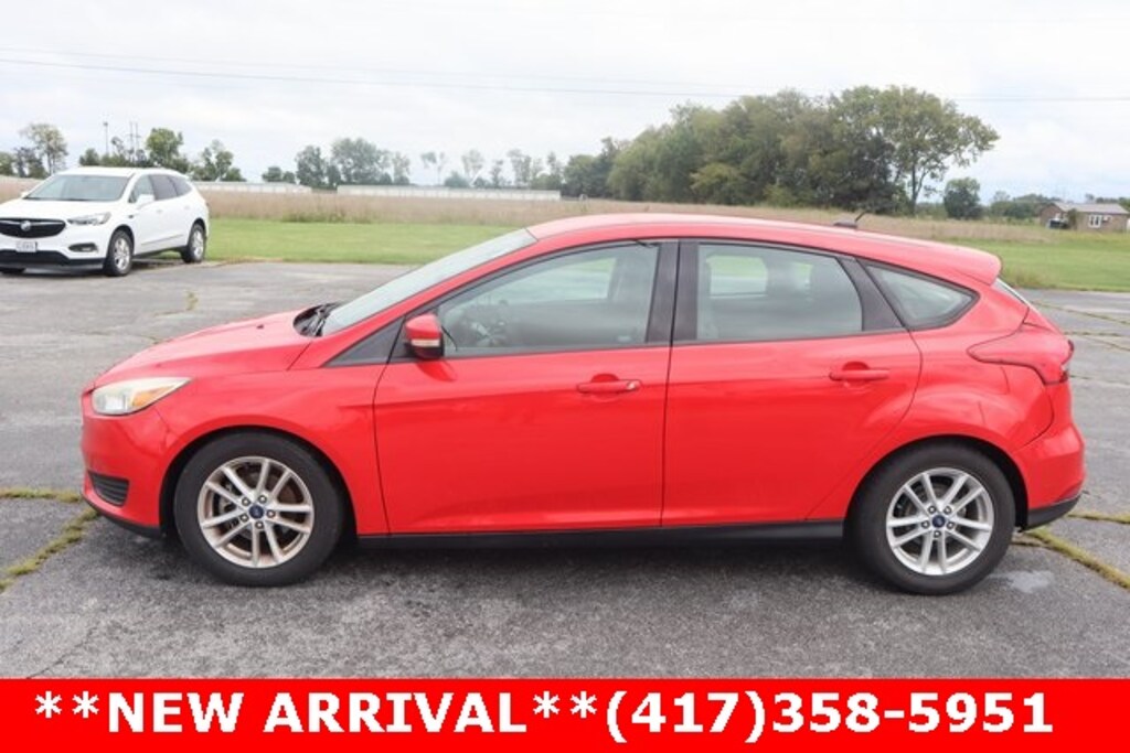 Used 2017 Ford Focus SE Hatchback