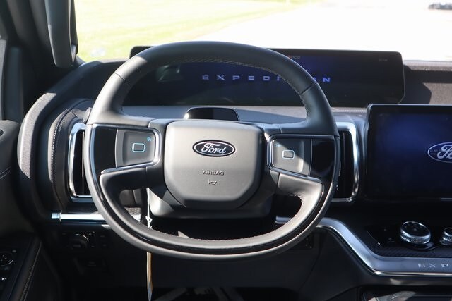 2025 Ford Expedition Platinum photo 2