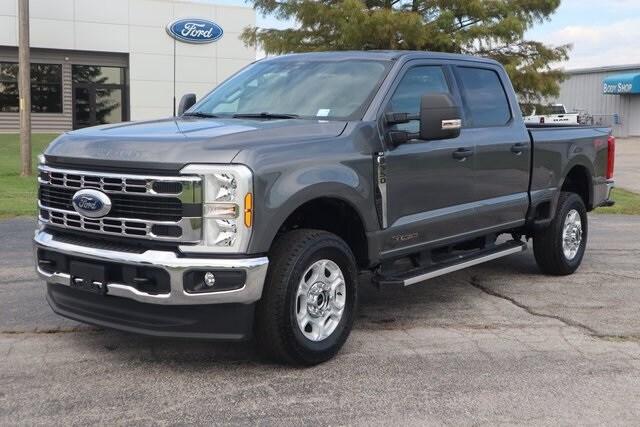 2026 Ford F-350 XLT photo 2