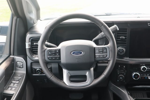 2026 Ford F-250 Lariat photo 4