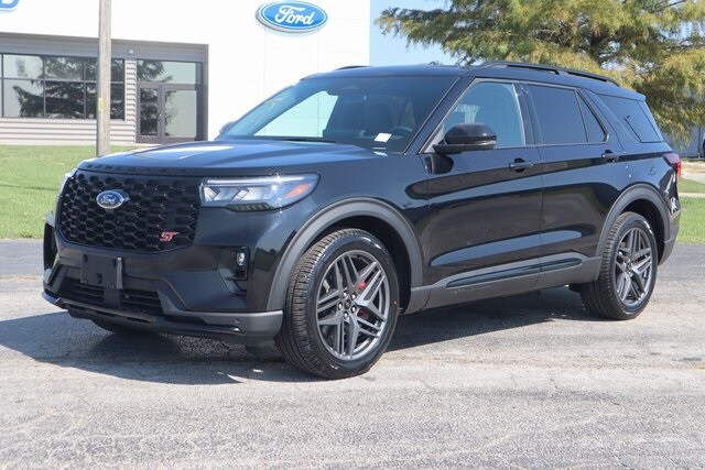 2025 Ford Explorer ST photo 2