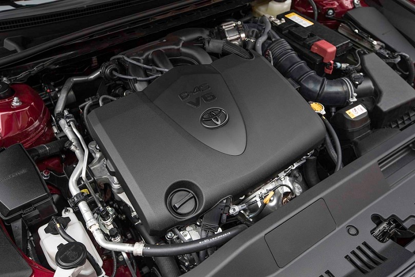 2018-Toyota-Camry-XSE-V-6-engine.jpg
