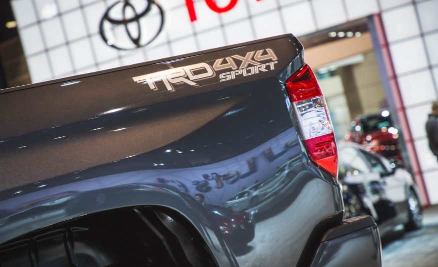 2018-Toyota-Tundra-TRD-Sport.jpg