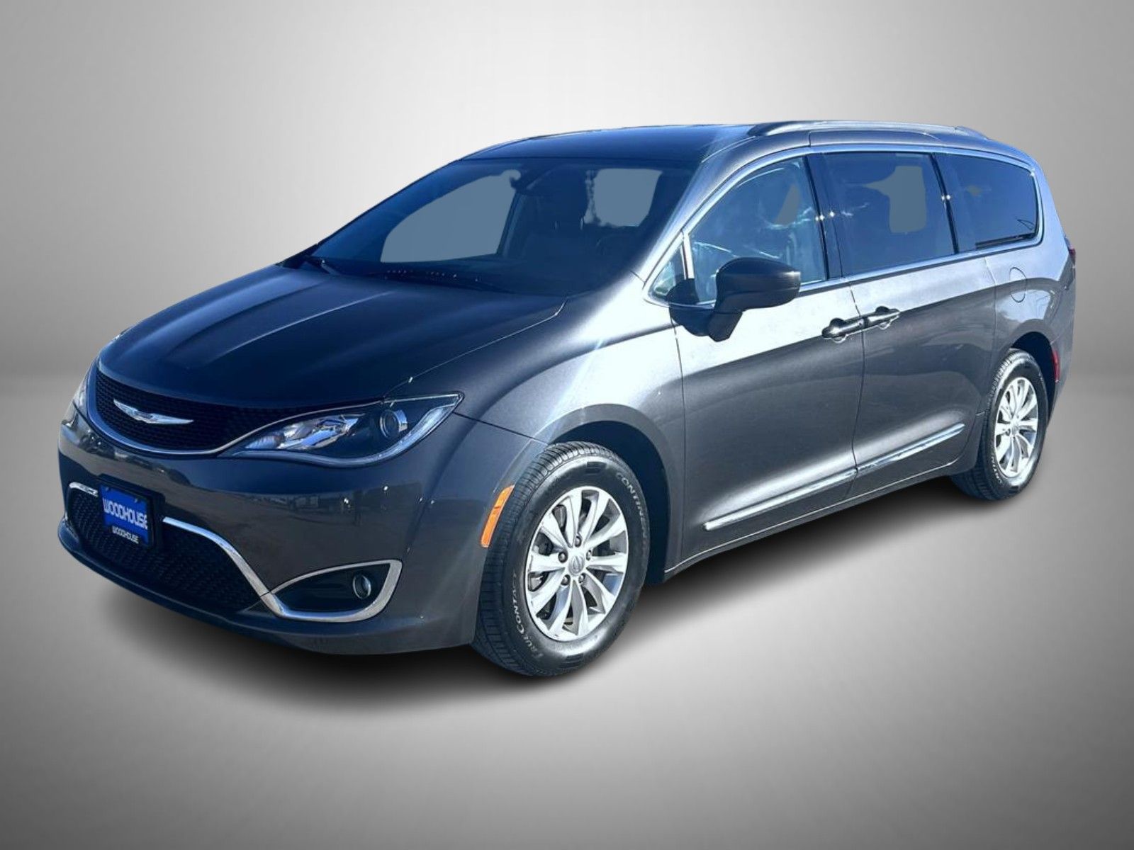 2017 Chrysler Pacifica Touring-L's photo