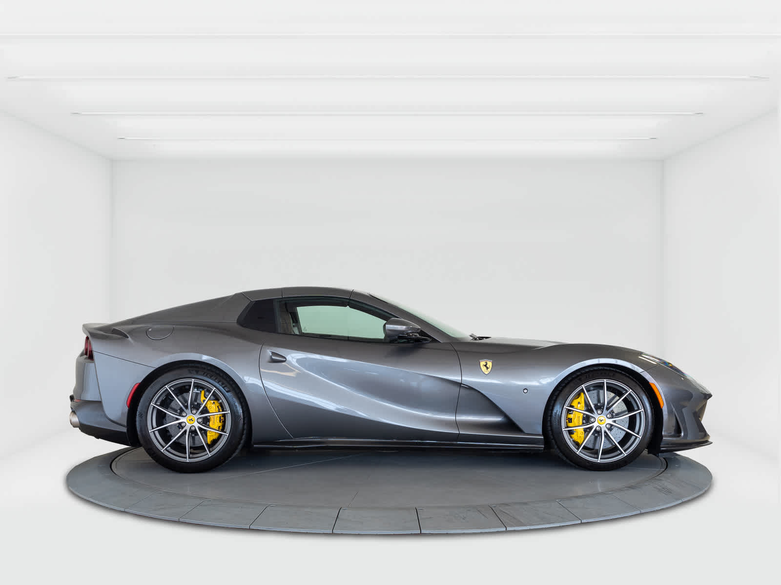 2022 Ferrari 812 GTS Base - Photo 6