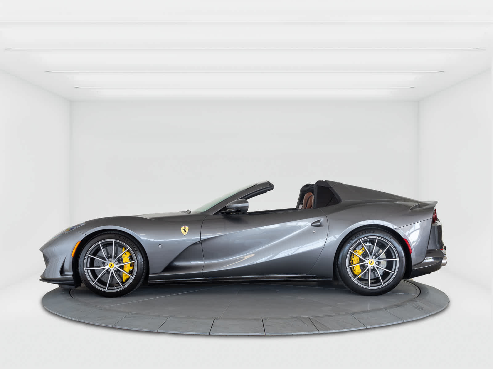 2022 Ferrari 812 GTS Base - Photo 2
