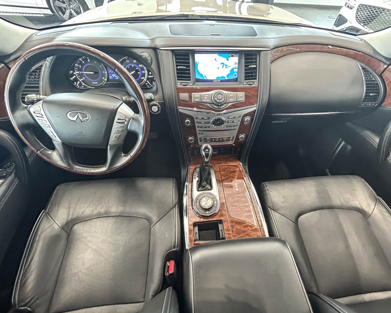 2019 INFINITI QX80 - Photo 12