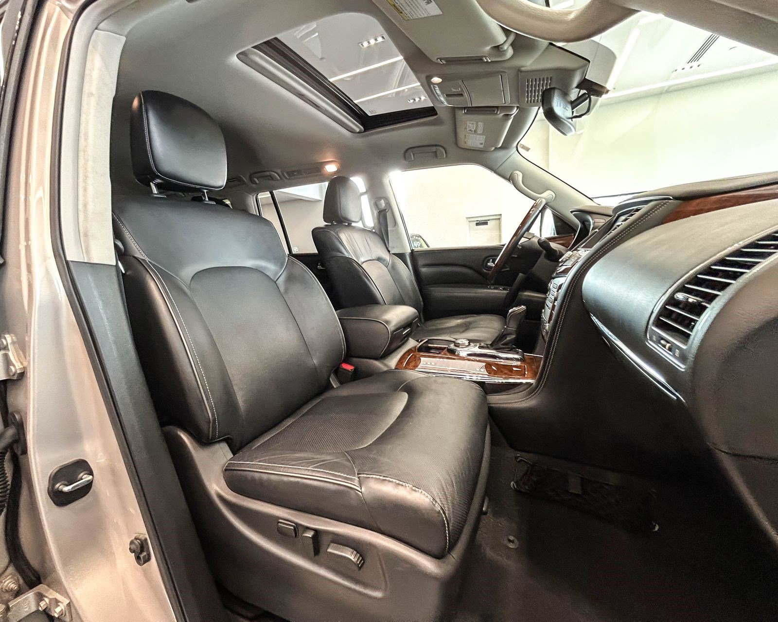 2019 INFINITI QX80 - Photo 15