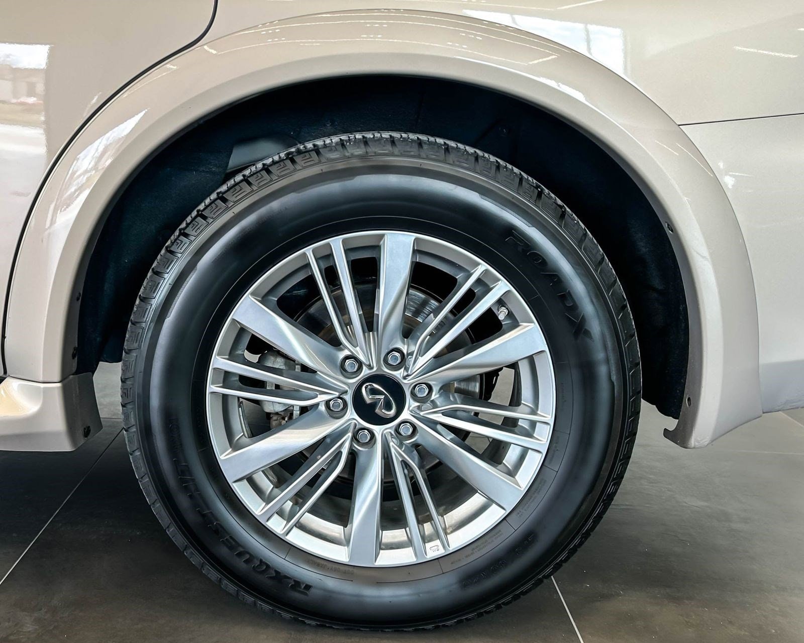 2019 INFINITI QX80 - Photo 23