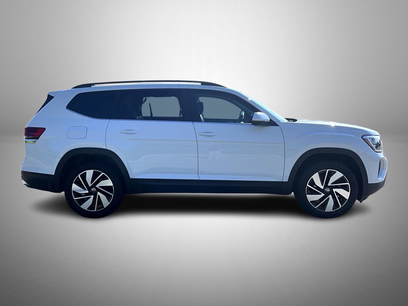 2024 Volkswagen Atlas SE Technology photo 2