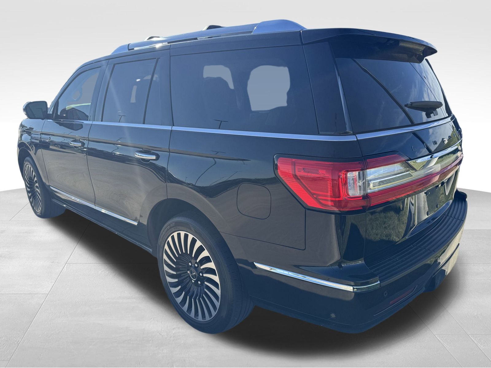 2018 Lincoln Navigator Black Label photo 4